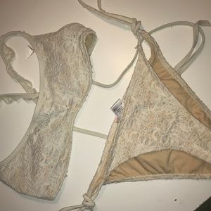 BILLABONG BIKIN GOOD CONDITION